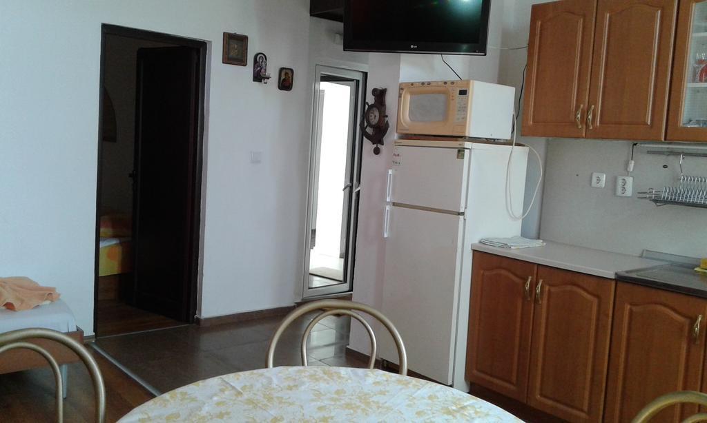 Zora Guest House Primorsko Exterior photo